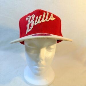 Adidas Vintage‎ Look Chicago Bulls Christmas Day Snapback Hat Red & Cream